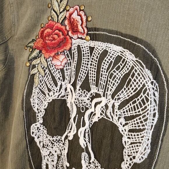 Fashion Nova Utility Shirt Shacket Jacket Skull and Roses - Size M - Picture 6 of 8